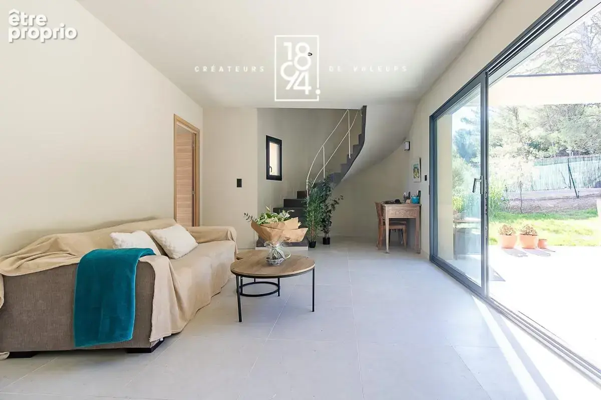 Maison T3 à vendre Aubagne (13400)  70 m²  Terrain 700m² Jardin Piscine - photo 6
