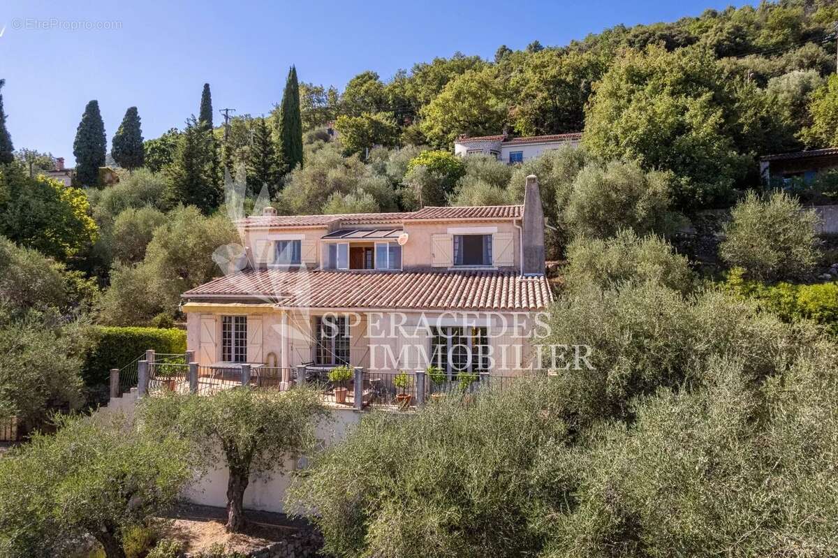 Maison à SPERACEDES