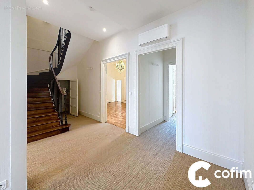 Maison 250 m² à Tarbes  - photo 3