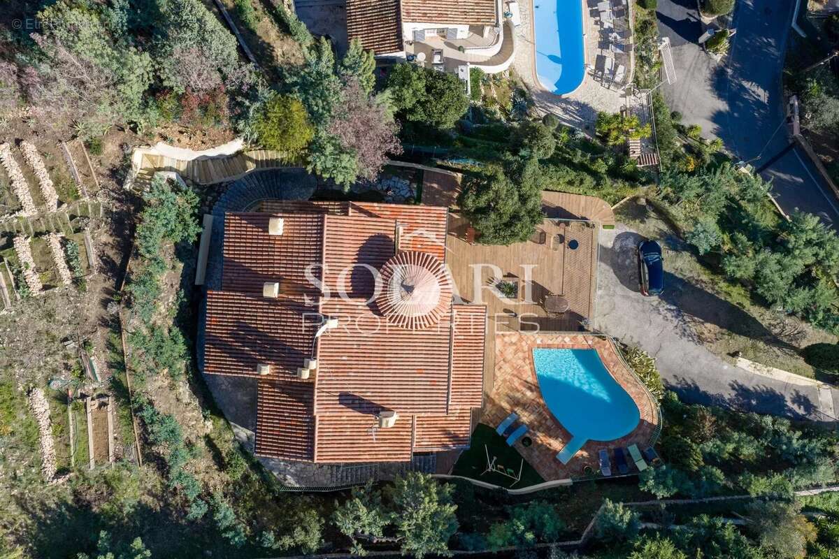 Maison à MANDELIEU-LA-NAPOULE