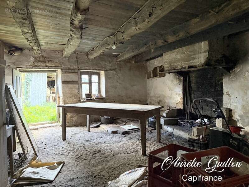 Maison en pierre à rénover – Fort potentiel – Saint-Servant - photo 6
