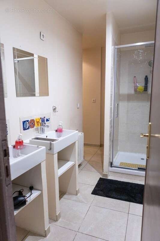 Appartement à MARSEILLE-7E