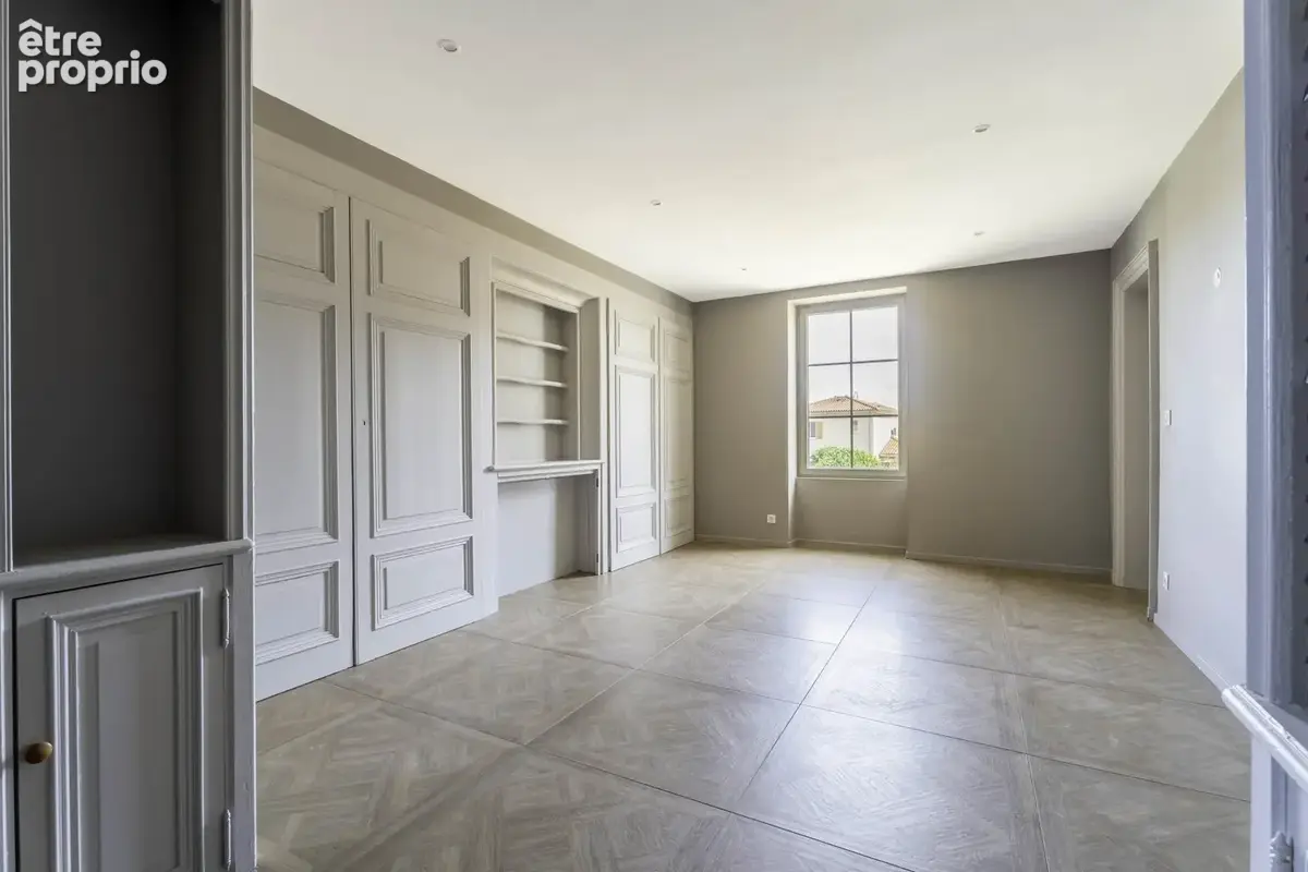Au cœur de Lachassagne   Élégante maison bourgeoise avec jardin piscinable - secteur sécurisé - photo 8