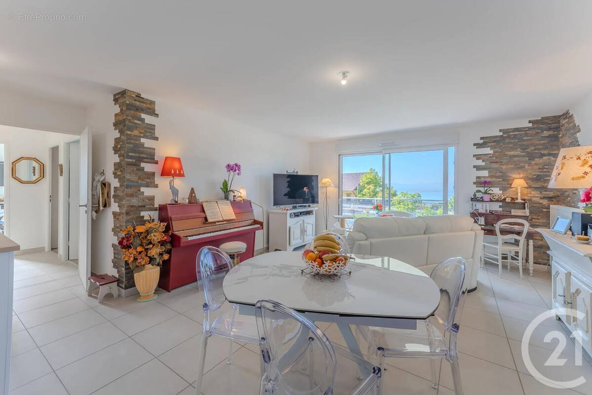 Appartement à EVIAN-LES-BAINS