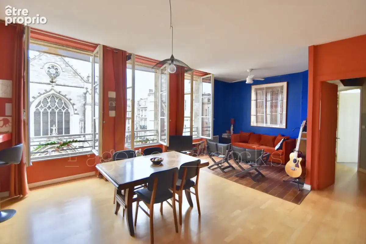 Bordeaux st pierre - vaste duplex 126m2 vue exceptionnelle sur place - photo 4