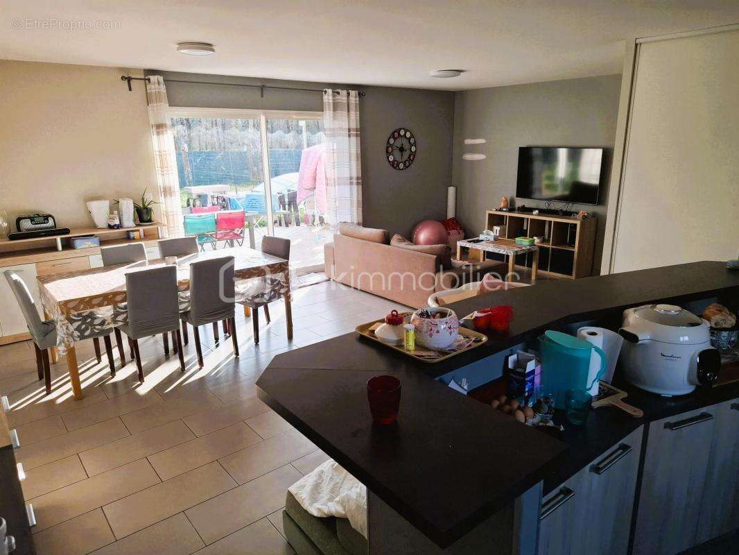 Maison contemporaine 4 chambres avec piscine et terrain de 1847 m² - photo 2