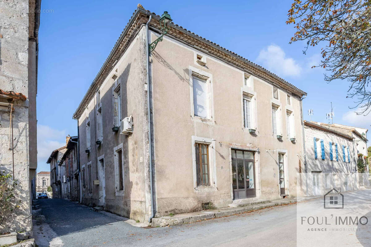 Maison à BEAUVILLE