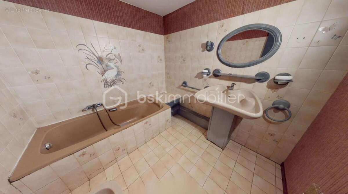 Maison de ville située à Bourg de Visa 82150, bon état, petit prix, idéale 1er achat ou investisseur - photo 3