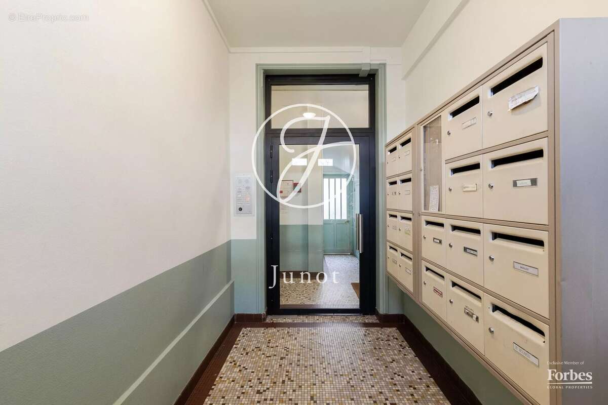 Appartement à PARIS-10E