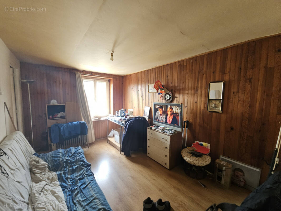 Appartement à DONVILLE-LES-BAINS