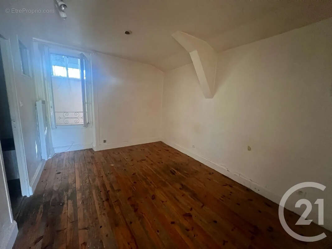 Maison 130 m² à Arpajon-Sur-Cere  - photo 6