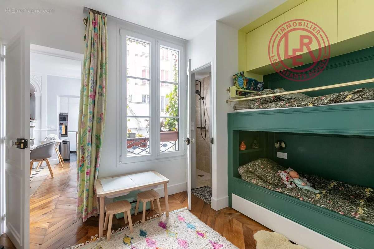 Appartement à PARIS-3E
