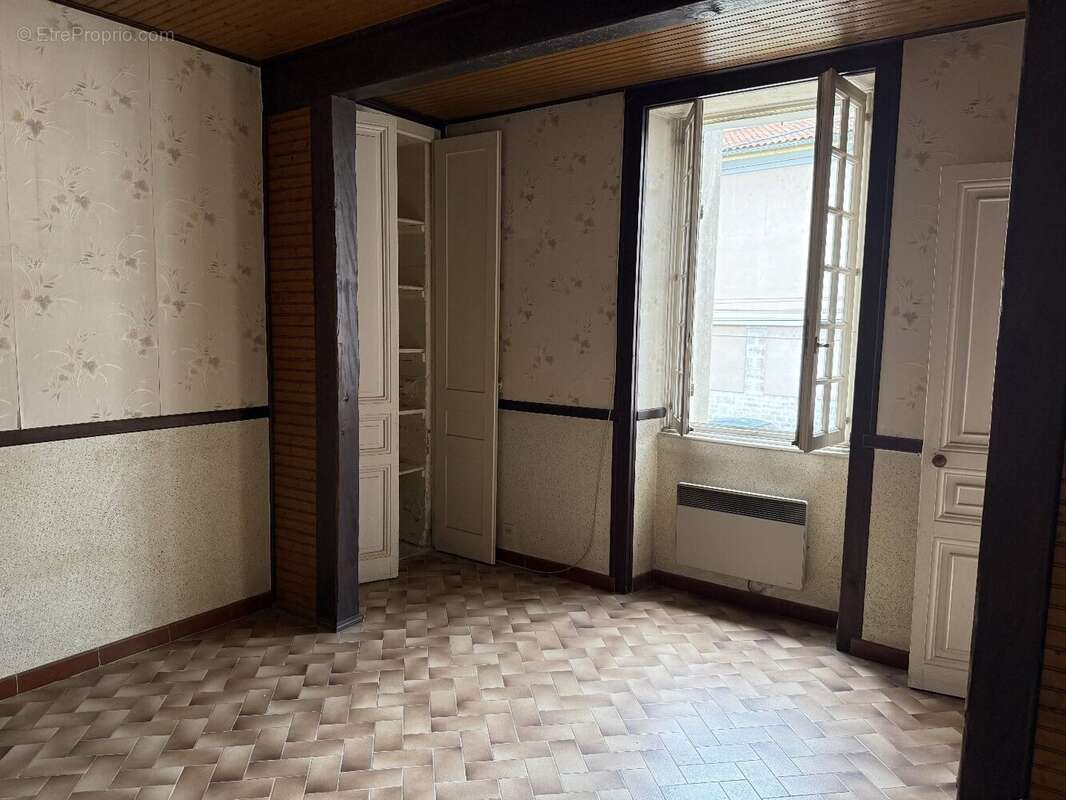 Maison à RUELLE-SUR-TOUVRE