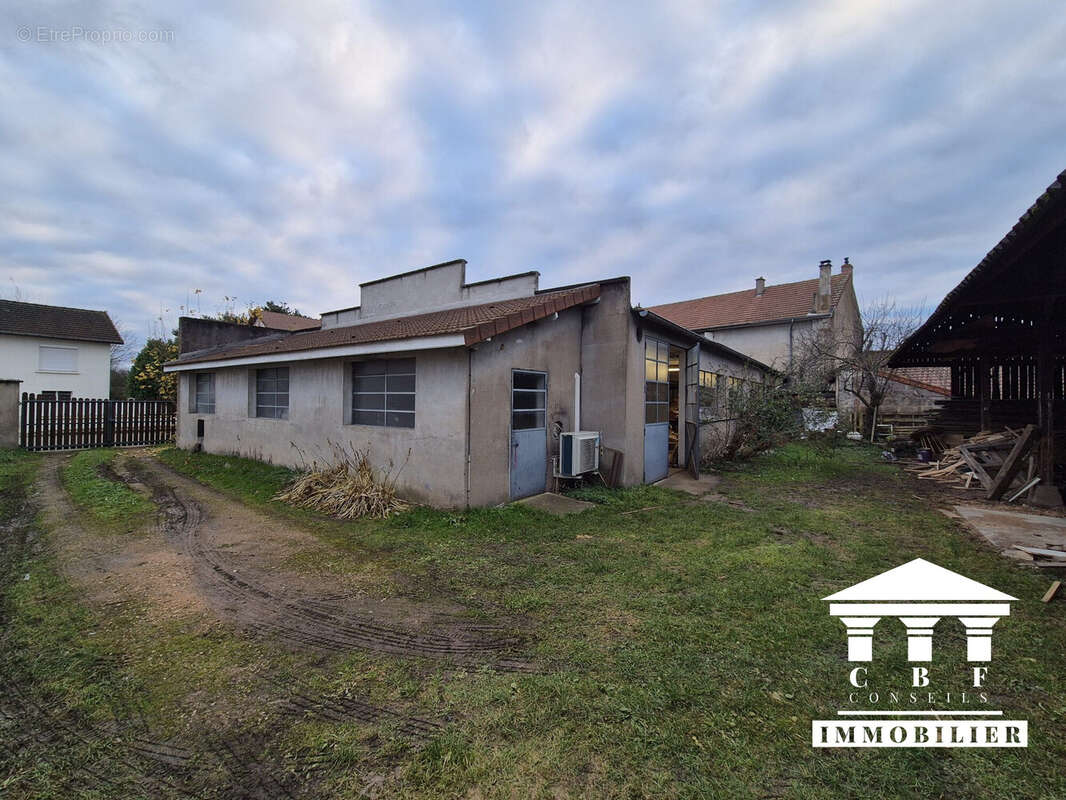 Maison à CHAMPFORGEUIL