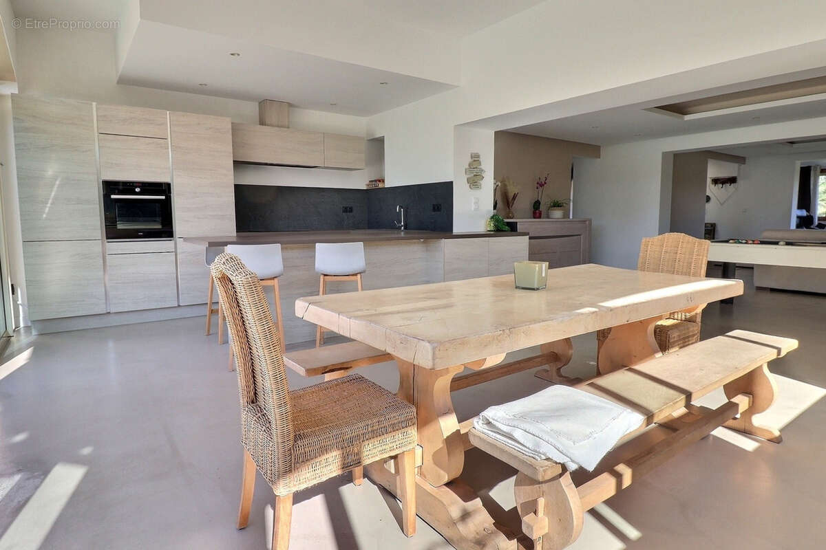 Maison à AMBARES-ET-LAGRAVE