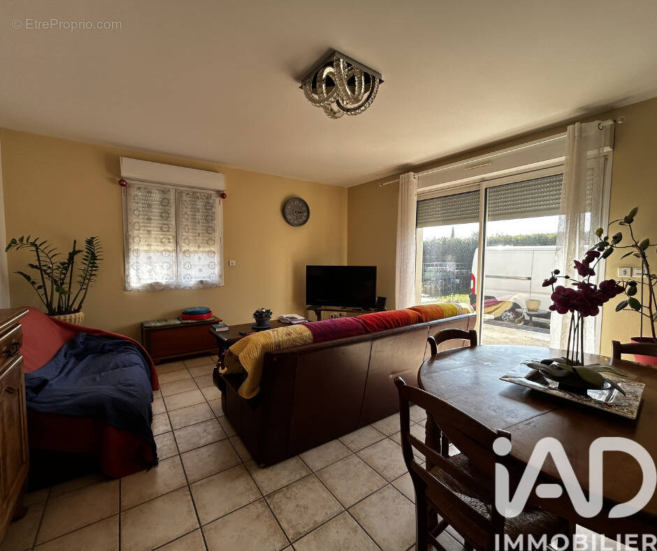 Photo 1 - Maison à ENTRAIGUES-SUR-LA-SORGUE