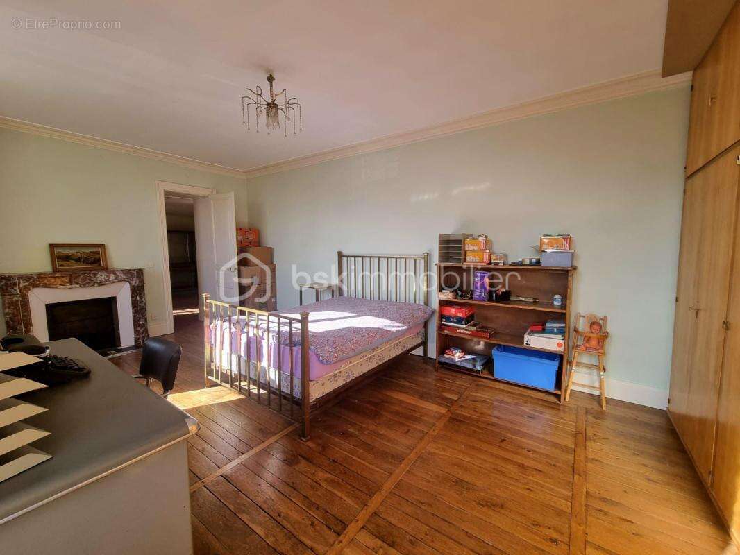 Appartement à SAINTE-COLOMBE-SUR-SEINE