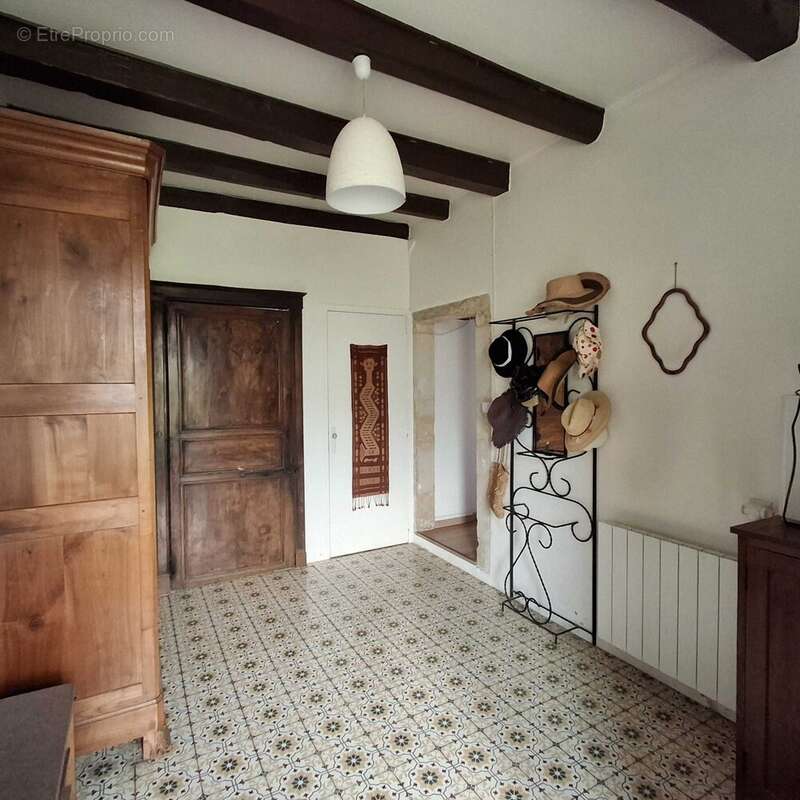 Maison 129 m² à Cellefrouin  - photo 6