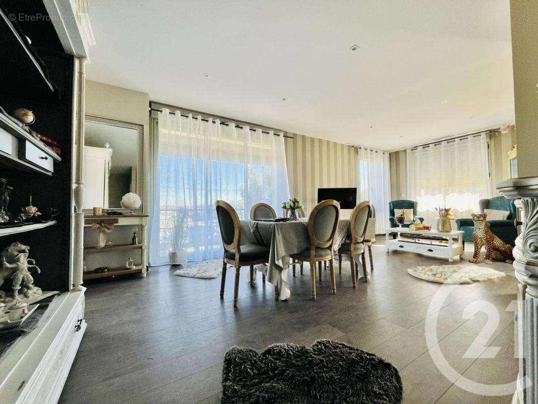 Maison à SAINT-YRIEIX-LA-PERCHE