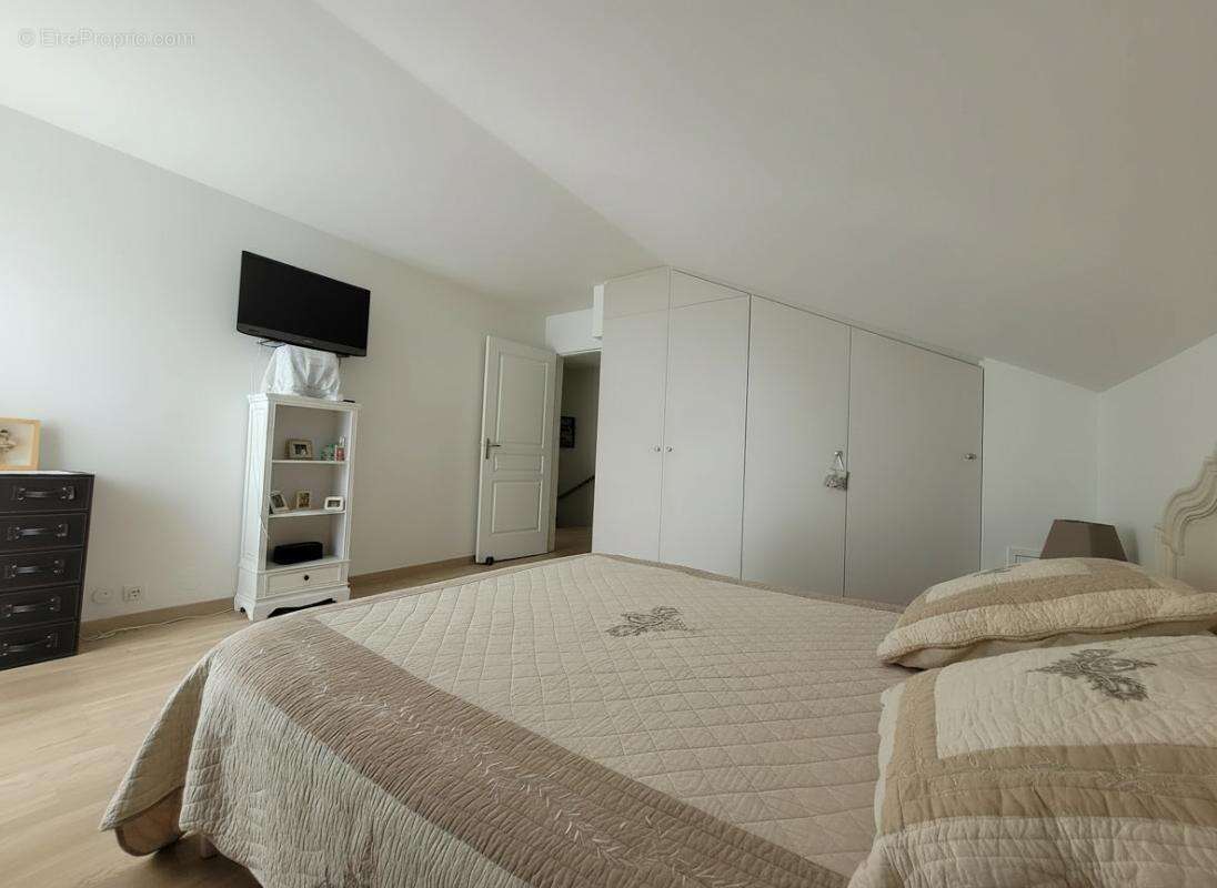 Appartement à ENGHIEN-LES-BAINS