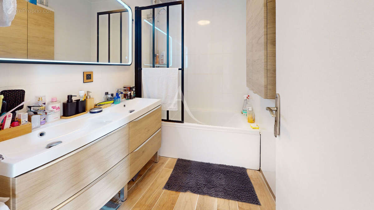 Appartement à COMBS-LA-VILLE