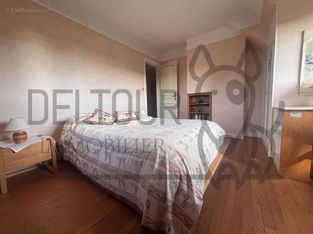 Maison à CRECY-LA-CHAPELLE