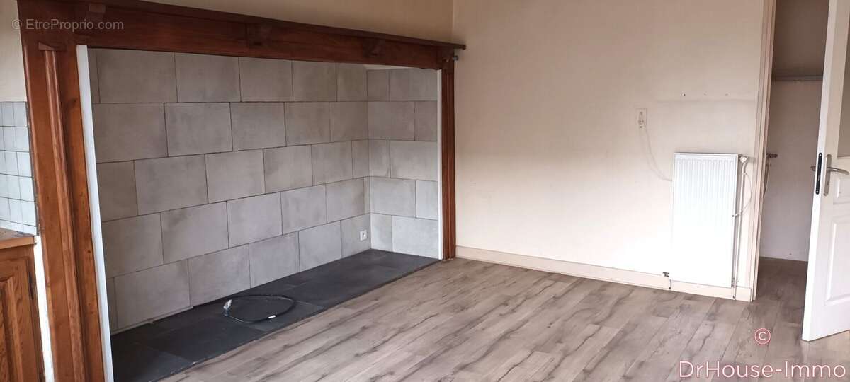 Maison 63 m² à Camps-Saint-Mathurin-Leobazel  - photo 4