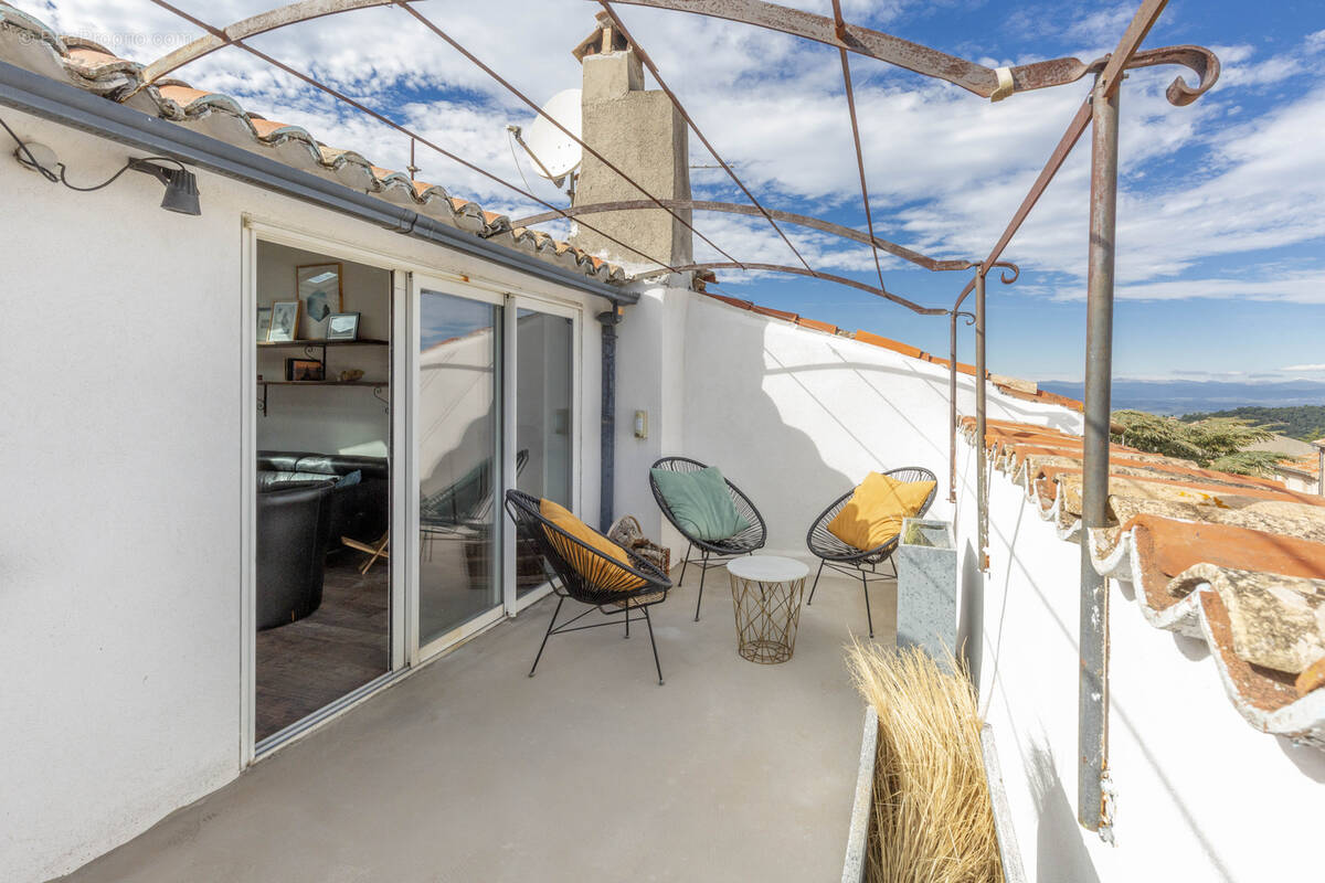 Appartement à LA GARDE-FREINET