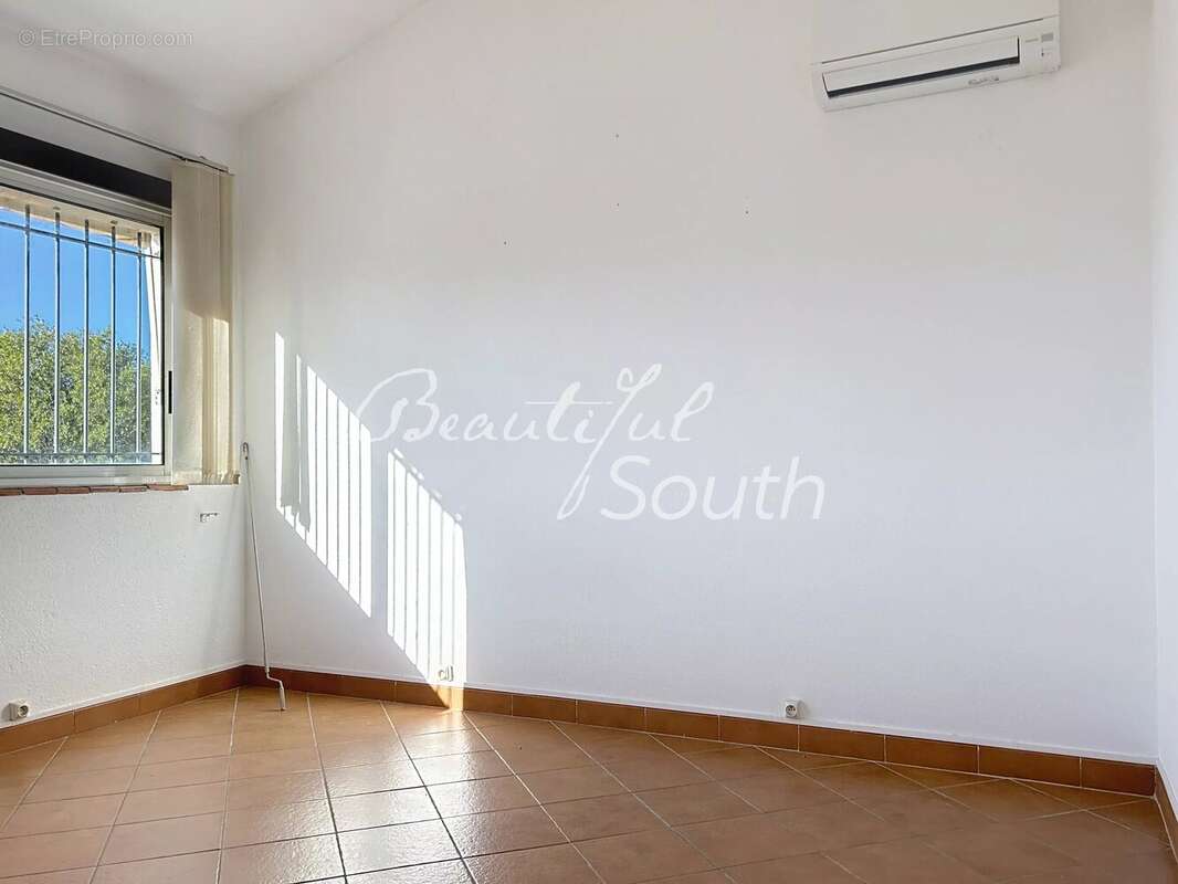 Maison à VILLENEUVE-DE-LA-RAHO