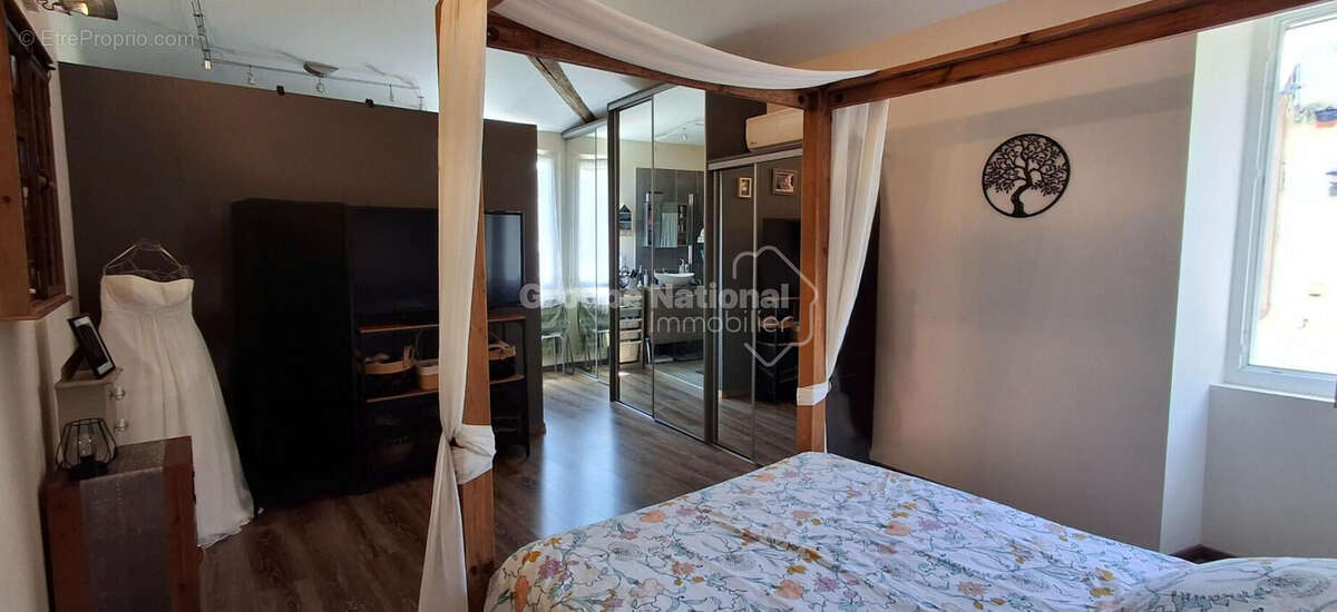 EXCLUSIVITE Maison de village garage et cour - photo 8