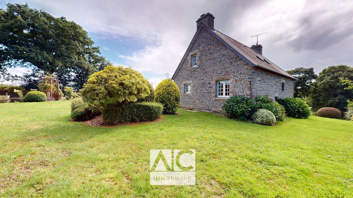 Maison à SAINTE-TREPHINE