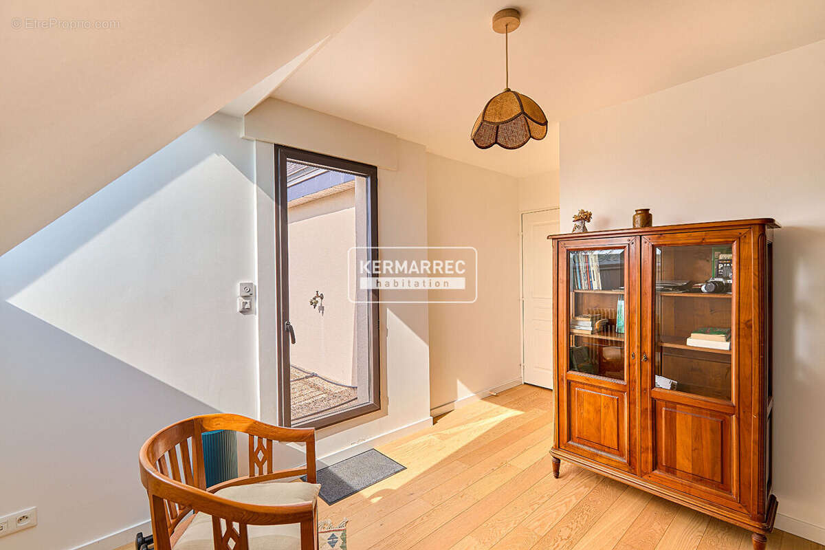 A vendre appartement t5 duplex 130 m² au sol  dernier étage  avec ascenseur residence cesson parc place sevigne - photo 9