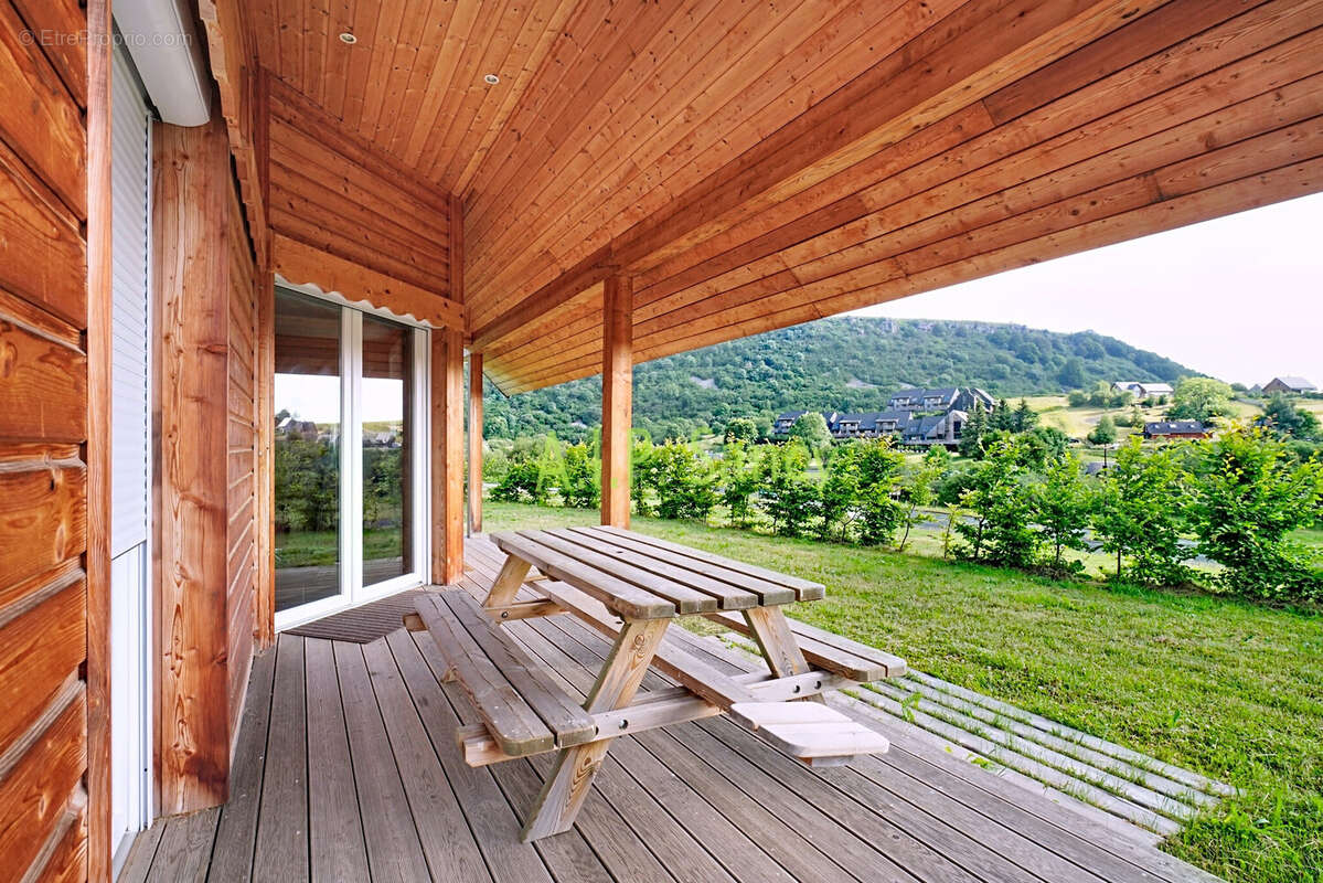 Maison à CHAMBON-SUR-LAC