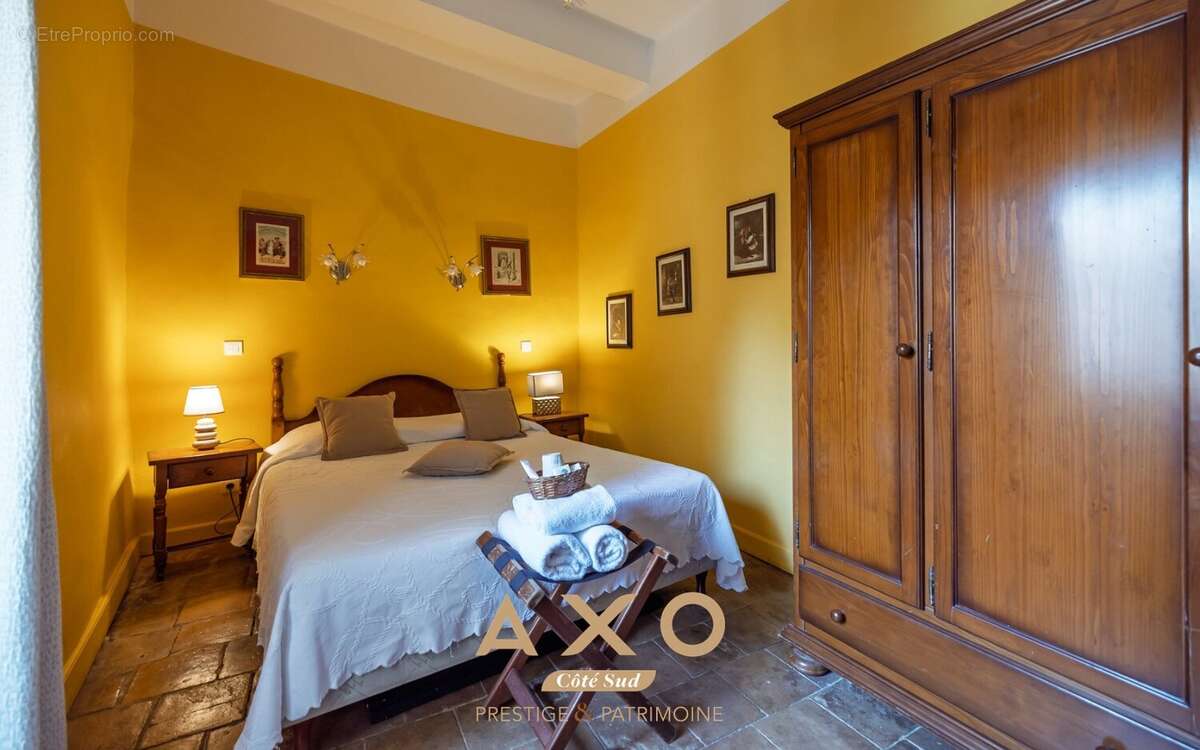 Collias - maison médiévale du xve siècle - 296 m² - jardin de 606 m² - 5 chambres - 2 appartements indépendants - piscine - gran - photo 16