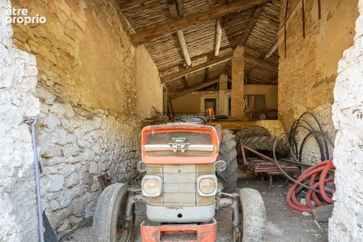 En exclusivité  Domaine d'exception à rénover  Gordes - photo 18