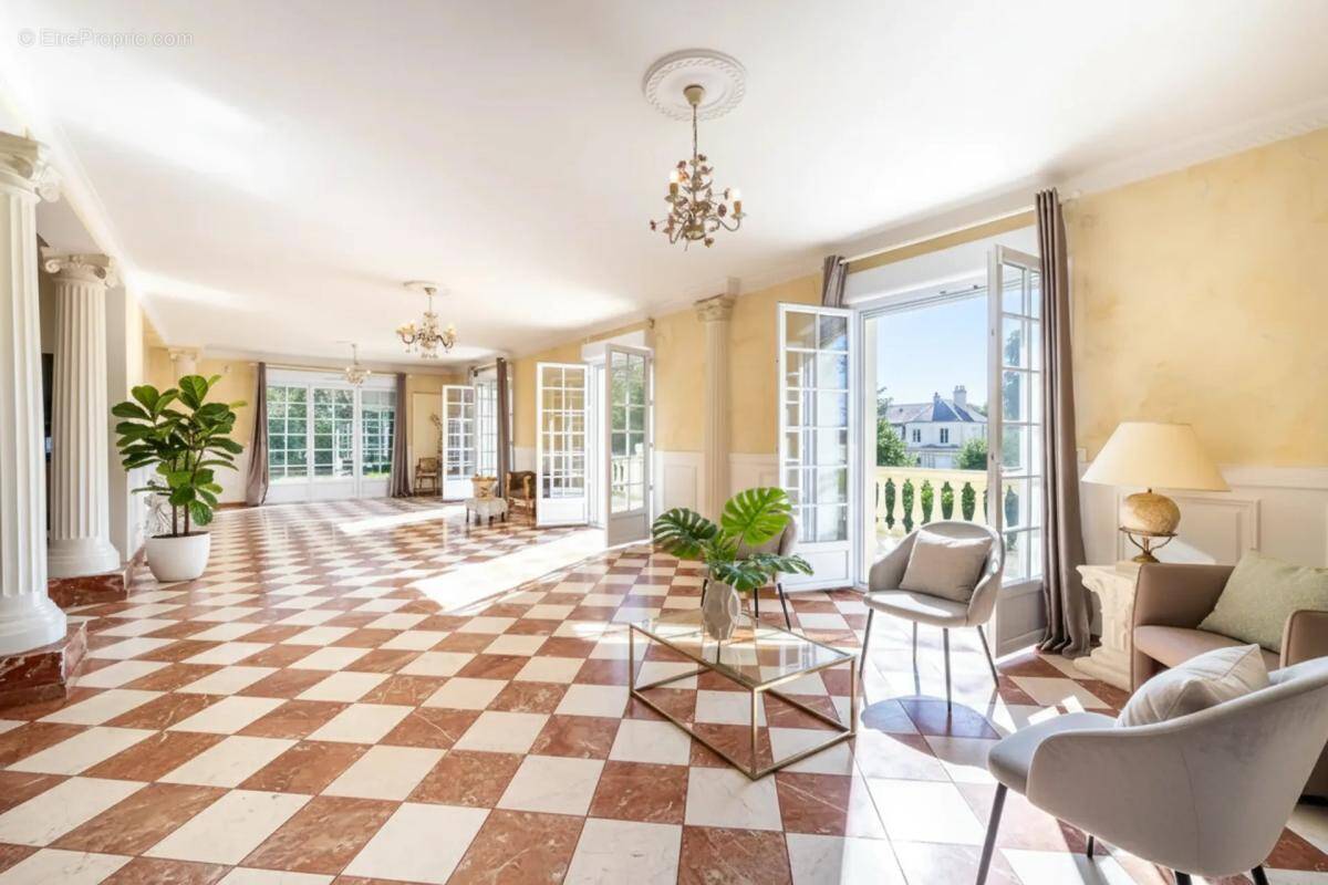 Maison à SARCELLES