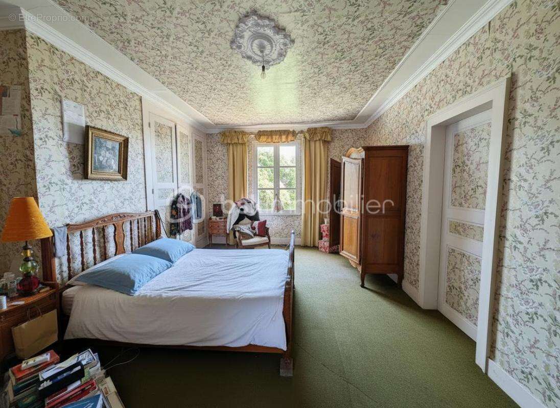 Maison ancienne en pierre de 130 m² avec dépendances sur 2 830 m² de terrain - photo 10