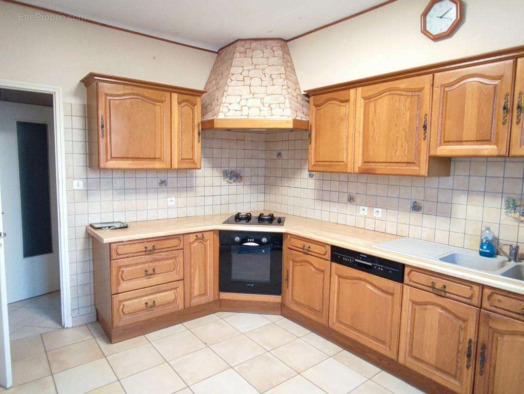 Maison à SAINT-AMADOU