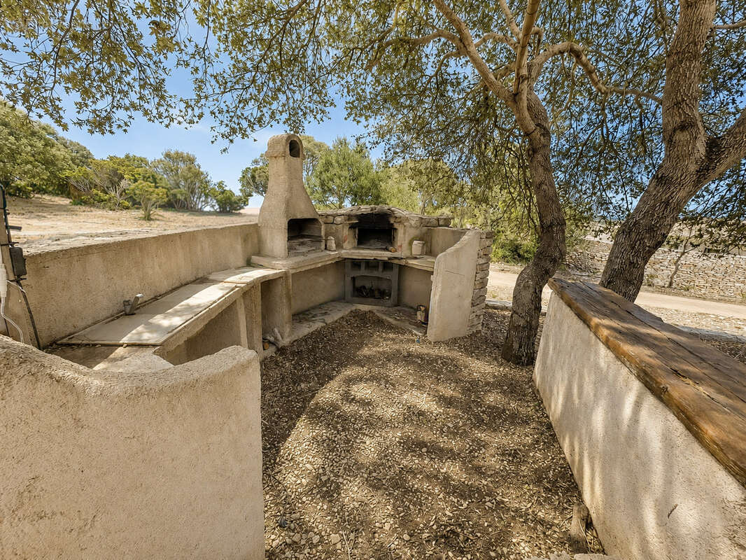 Propriété avec dépendance sur grand terrain constructible à 5 min de la plage de Bonifacio - photo 15