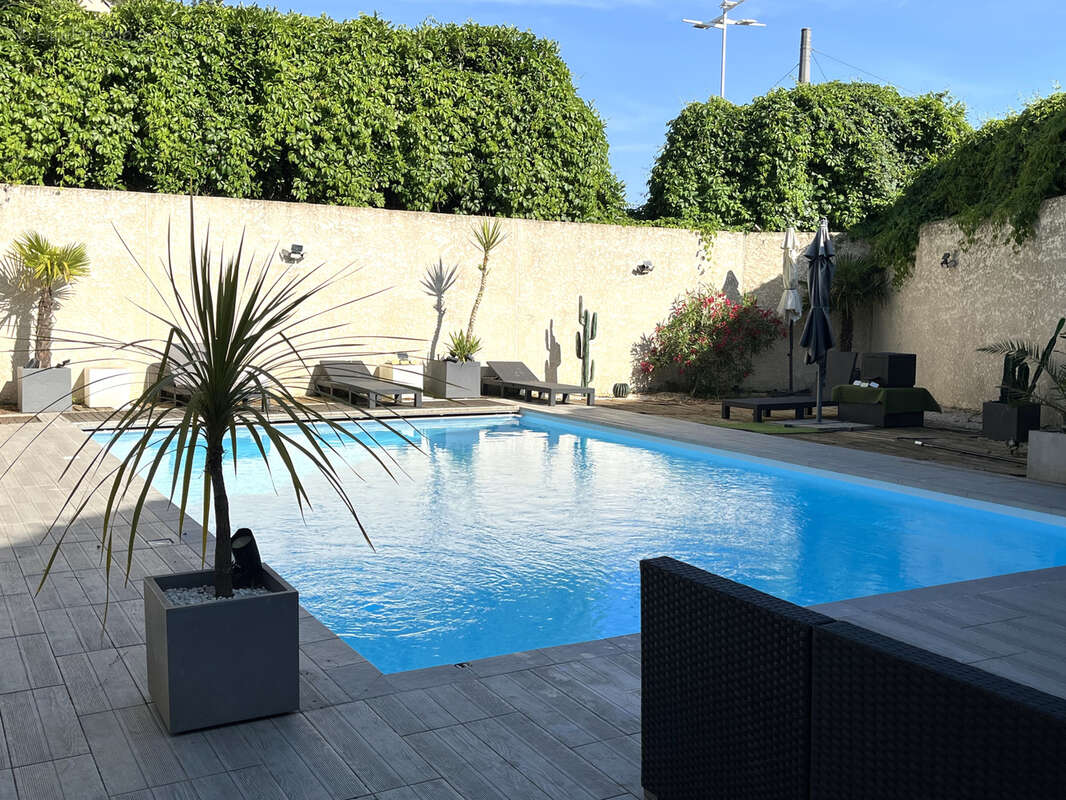 Maison à CHAMPAGNE-AU-MONT-D'OR