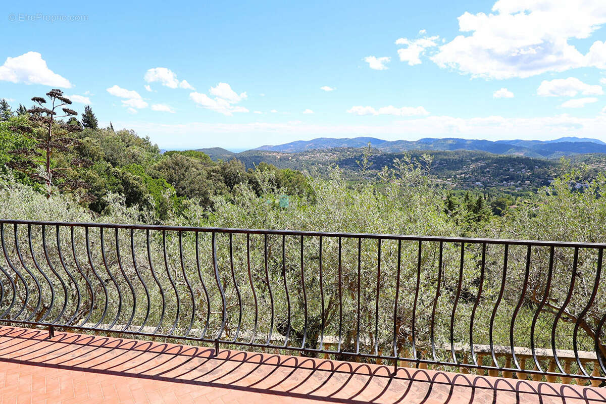 Maison Speracedes 165 m² vue mer et lac terrain 3765 m² - photo 12