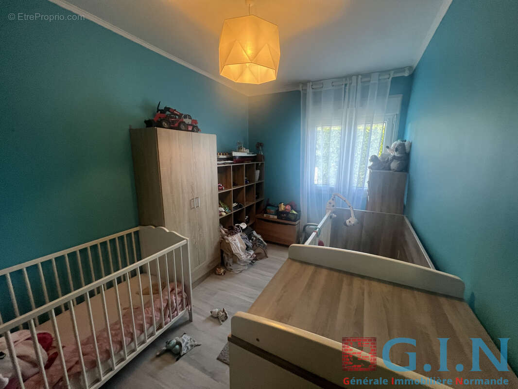 Maison 5 pièces de 88m2 sur terrain de 585m2 - photo 8