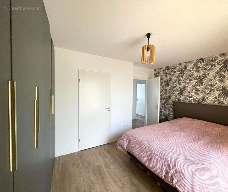 Appartement à SARTROUVILLE