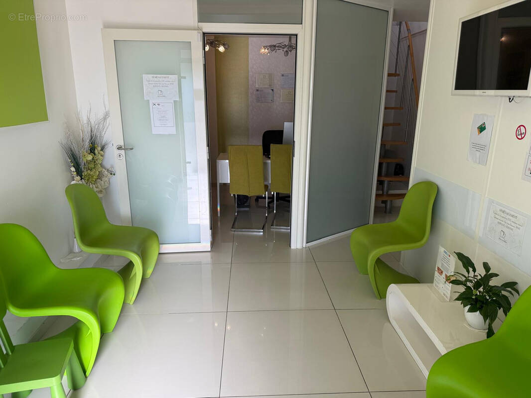 Commerce à LE PONTET