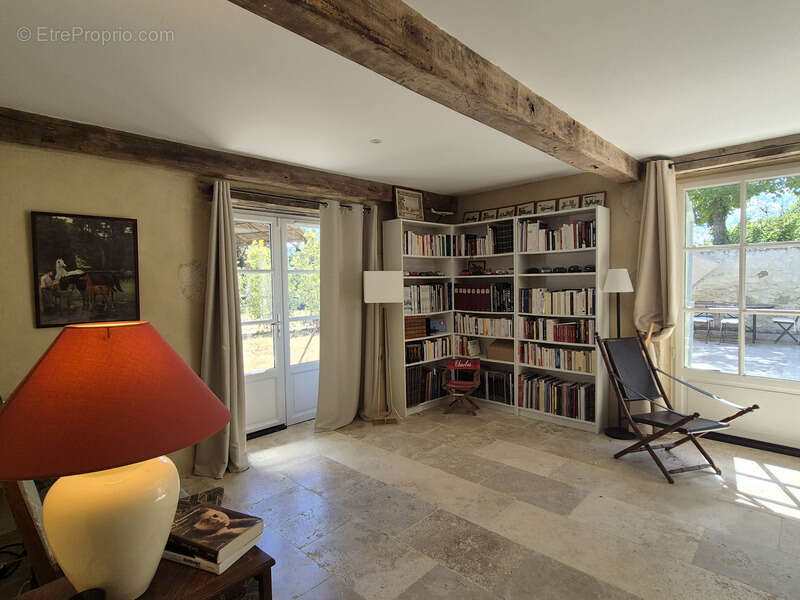 Authentique maison en pierre rénovée – 157 m² – Charme, confort et campagne gersoise - photo 4