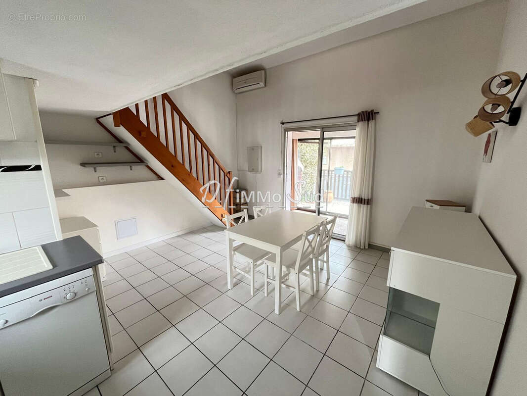 Maison 2 faces avec exterieurs et veranda - photo 7