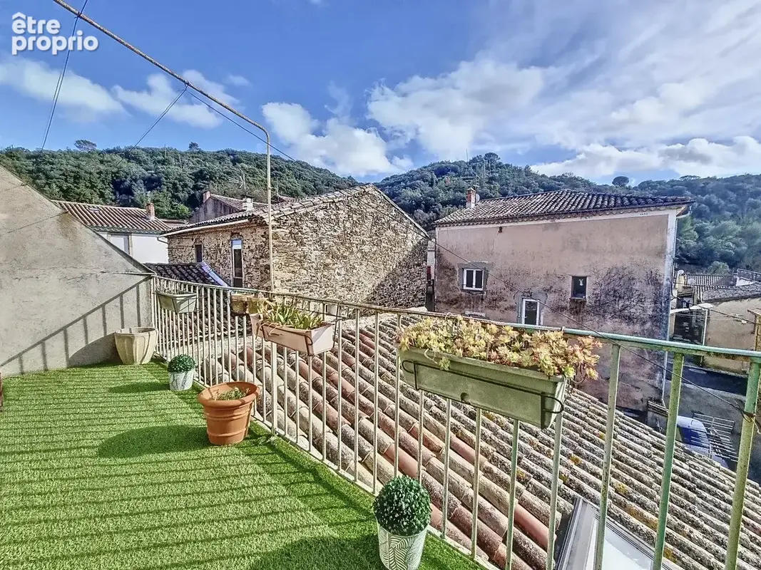 Maison 250 m² à Saint-Nazaire-De-Ladarez  - photo 4