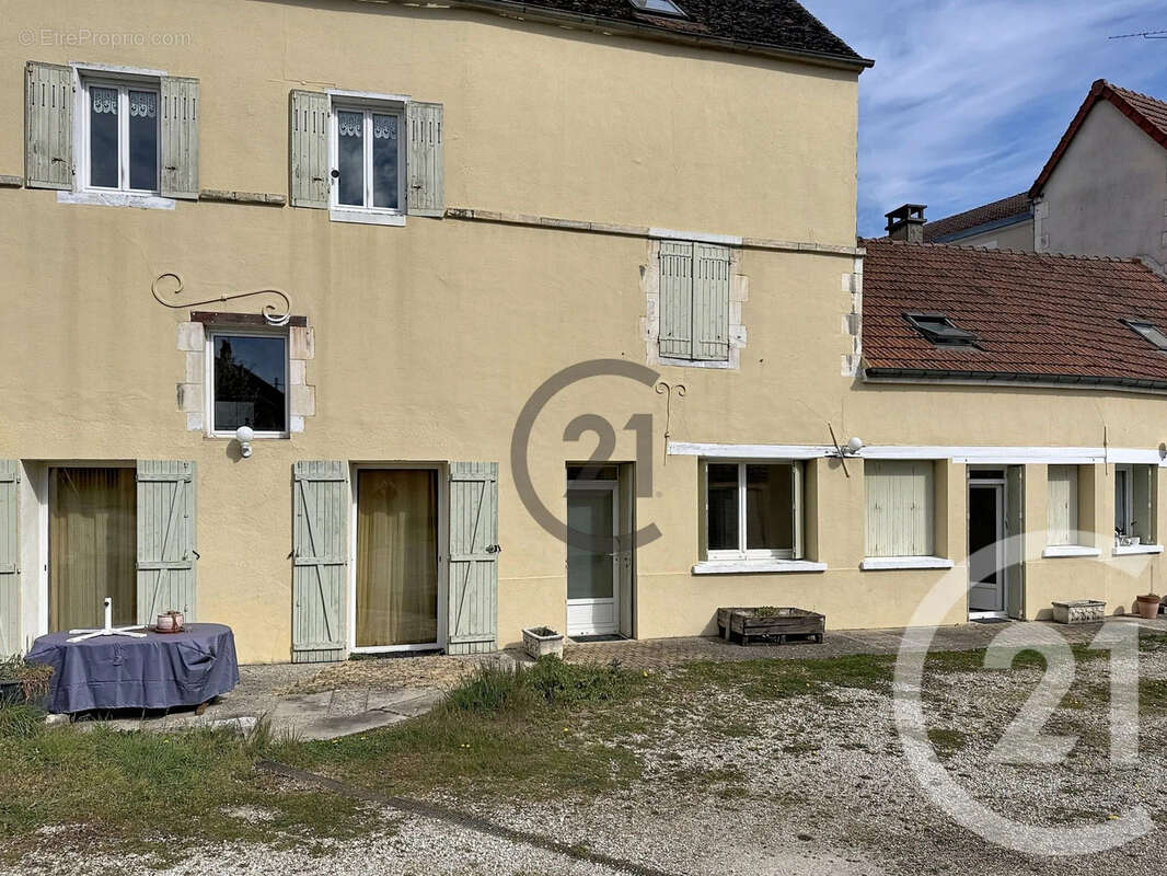 Appartement 84 m² à Auxerre  - photo 7