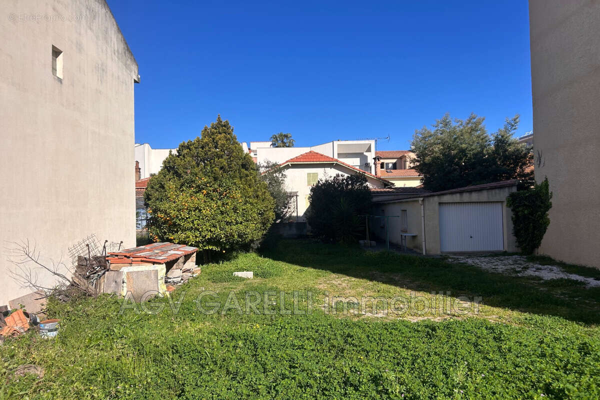 Appartement à LA LONDE-LES-MAURES