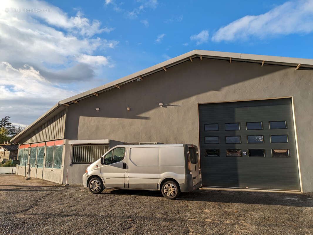 Commerce à L'ISLE-D'ABEAU